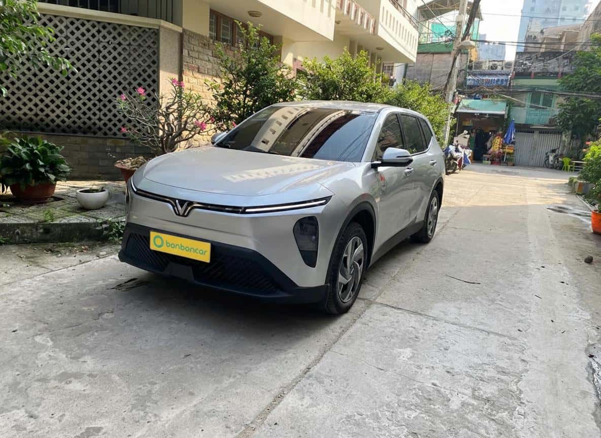 Vinfast Limo Green