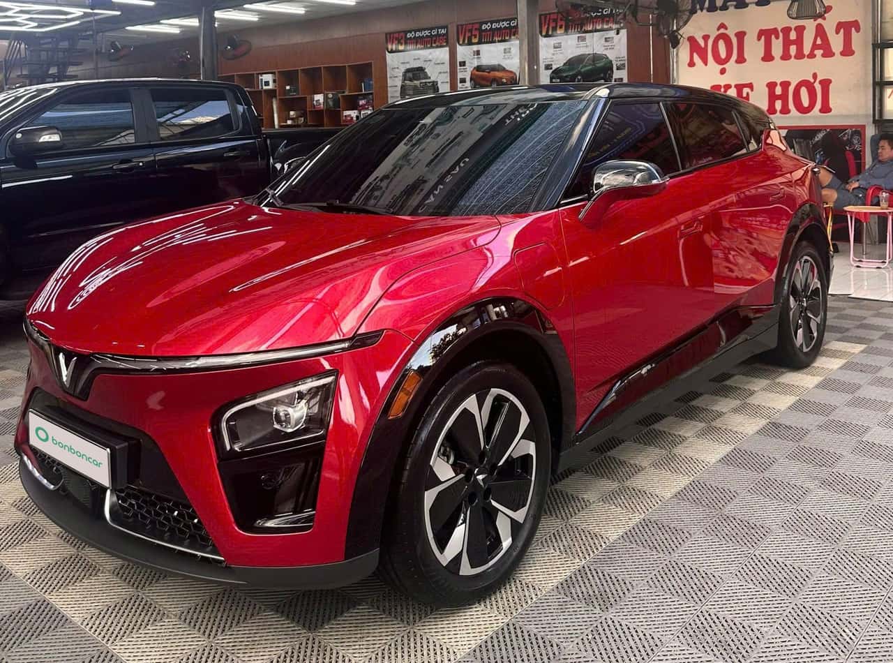 Vinfast VF7